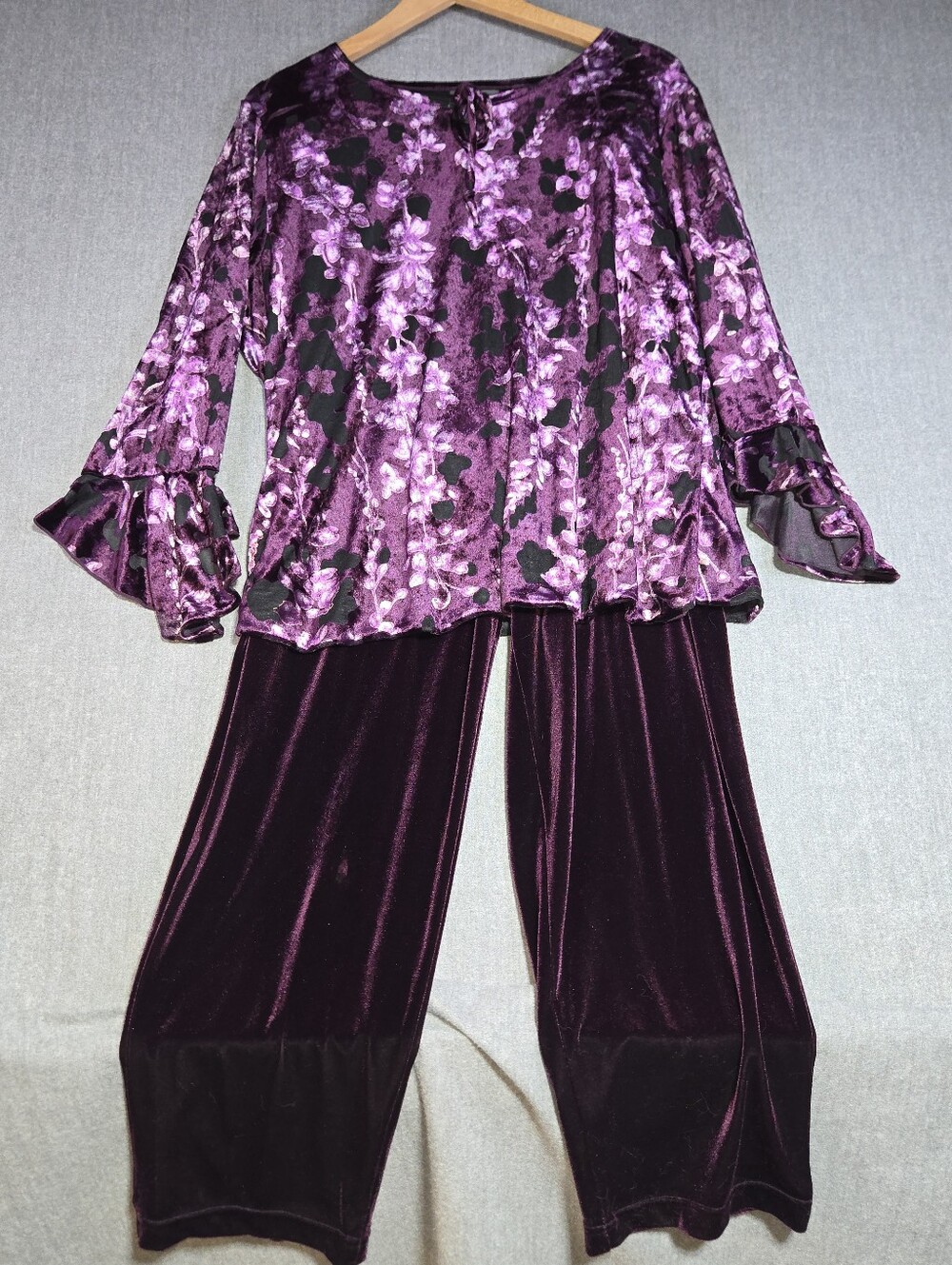 Notations Womens Purple Floral Velour 2 PieceBell Sleeve Top XL Pants L